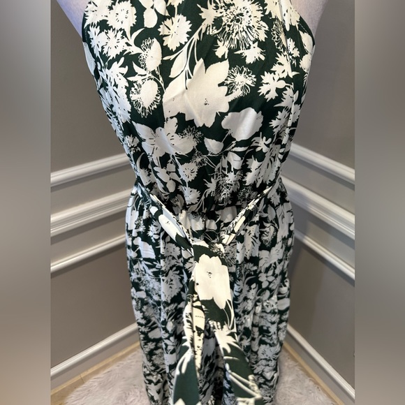 NWT Women's Halter Neck Maxi Layer Dress in Green & Floral Print - Picture 7 of 13